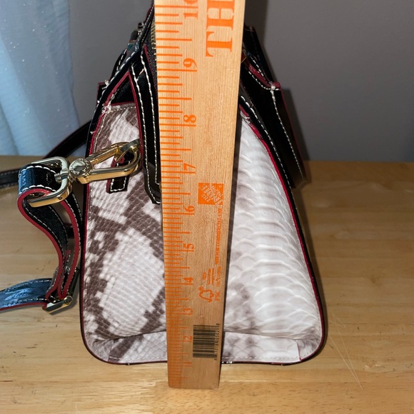 Arcadia - Clizia large top handles Patent Leather Purse - Picture 6 of 8